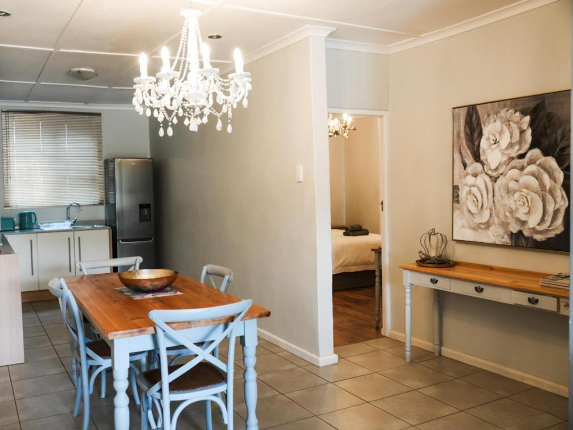 Dellville Country House & Cottages Carnarvon Номер фото